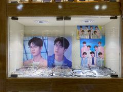 -三叶眼镜城批发市场(上海火车站店)