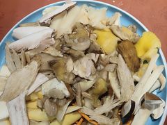 -菌之家·专业纯野生菌火锅·特色炒菌