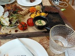 -Mark&Mars Restaurant