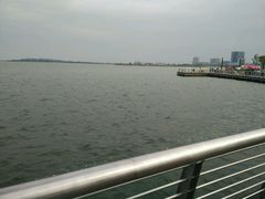 -上海滴水湖皇冠假日酒店