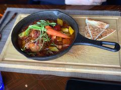 红酒炖牛尾配蔬菜面包-YUE·6·西式融合餐厅(外滩六号店)