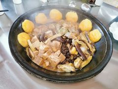-粘豆包柴火铁锅炖