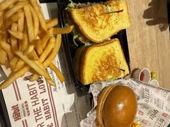 -The Habit Burger Grill 哈比特汉堡(爱琴海店)