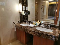 -汕尾巴黎半岛酒店