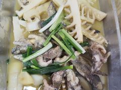 塘鲤鱼烧笋-沪依小酒馆心意菜