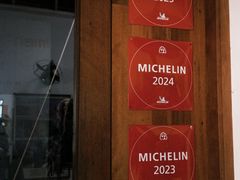 -Cục Gạch Quán