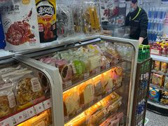 -全家便利店(襄阳南路店)