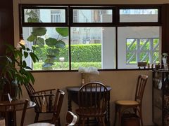 -Café Monson
