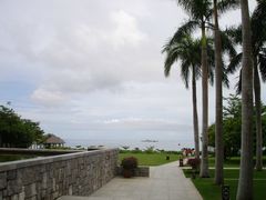 入口处能看到的-三亚亚龙湾红树林度假酒店