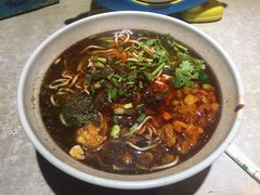 -爆炸头阿姨小四川正宗川味小吃(无任何分店)