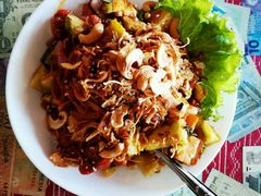 泰北风味烤鸡肉沙拉-Barrab restaurant Chiang Rai