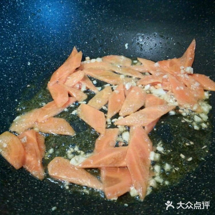 好吃到爆，家常素小炒，连吃三盘不过瘾！