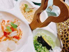 招牌小龙虾红汤泡饭-蜜桃花开·中西融合菜E&W(南长街店)