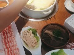 -小媳妇重庆火锅(海莲路店)