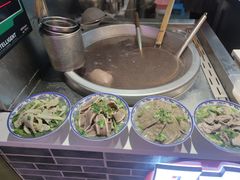 -八一路好吃街(雨田商务大厦店)