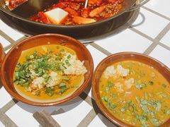 红油菌汤鸳鸯锅-贰回巷火锅馆(钟楼店)