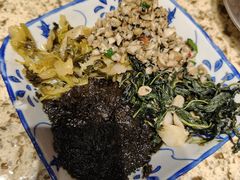 -瑞虹新天地月亮湾