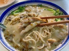招牌黄鱼面-明呈黄鱼面馆(斜土路店)