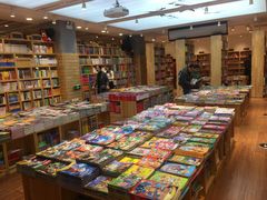 -新华书店(泉城路店)