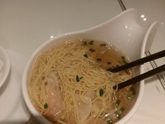 -新大咀港式茶餐厅(宝山万达店)