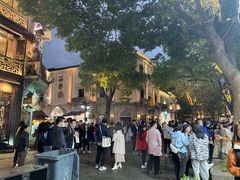 -吴山路夜市