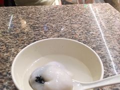 黑芝麻汤团-七宝老街汤团(上海世纪汇广场店)