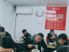 大堂-江西炒粉瓦罐汤奉化牛肉面(邱隘镇中路店)