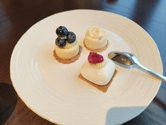 -深圳国际会展中心希尔顿酒店(前海华发冰雪世界店)