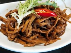 酱香干煸野山菌-柒园·三十年创意杭帮菜(龙湖滨江天街店)
