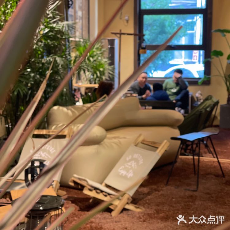 郑州首家市内露营咖啡馆