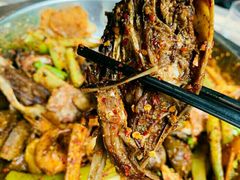 -嘎嘎鸭下巴·爆辣干锅(女人街店)