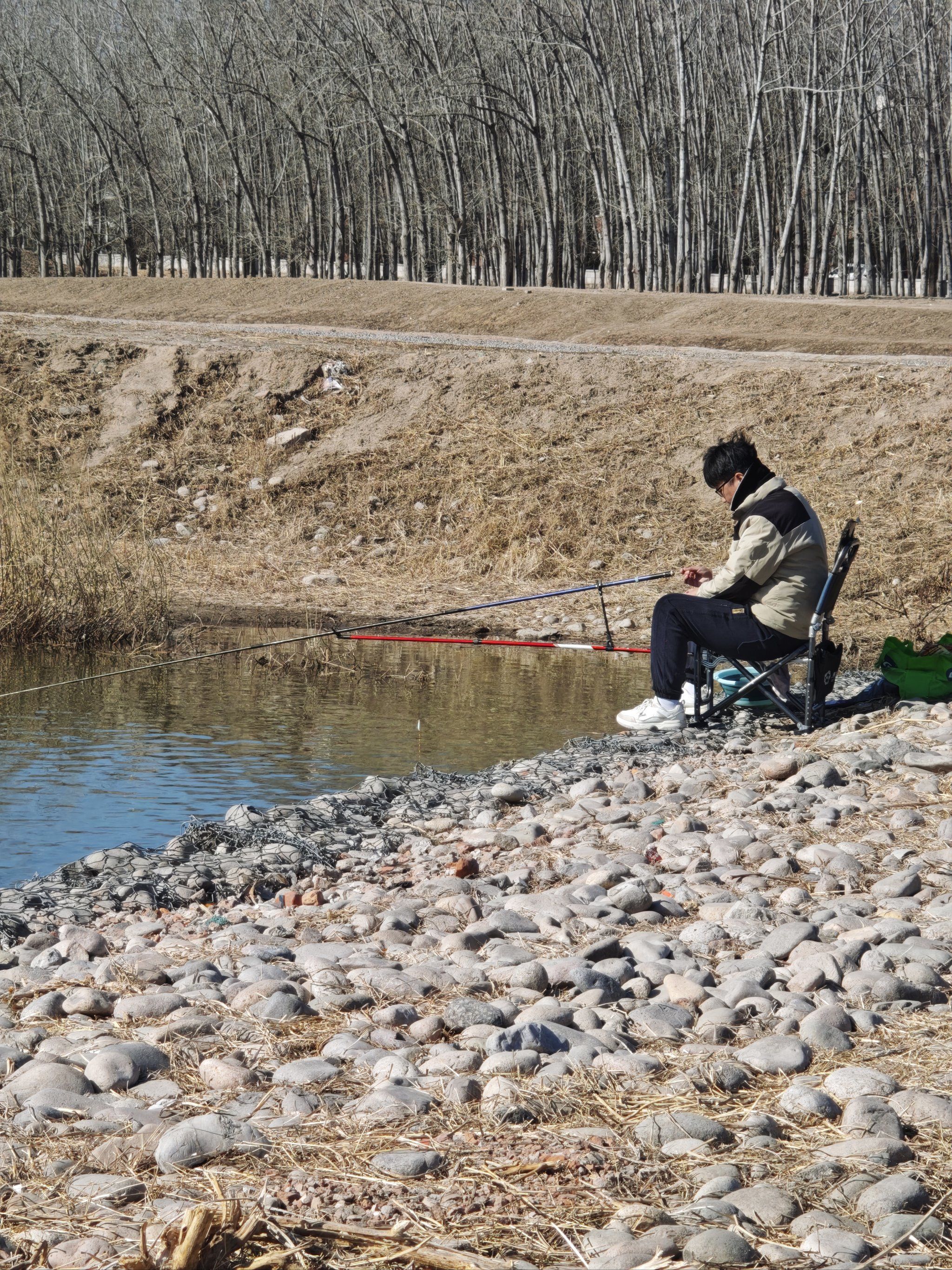 身为户外活地图,一到春天就按捺不住往户外跑,沙河水库自然成了我的