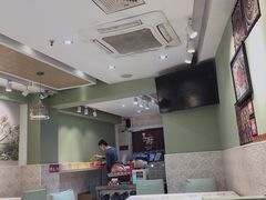 大堂-丽丽三鲜螺蛳粉(田林路店)
