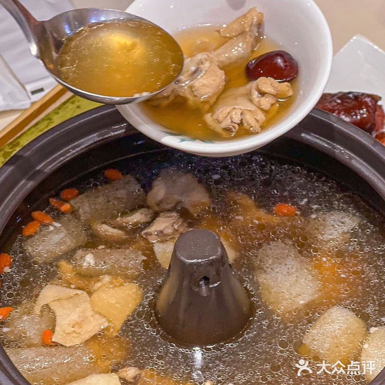 降温天赶紧来喝上碗云南汽锅鸡,保准你炫到停不下来‼️