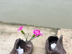 -多瑙河畔鞋履雕塑
