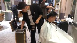 -PE SALON 