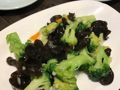 -小菜园新徽菜(芜湖奥特莱斯店)