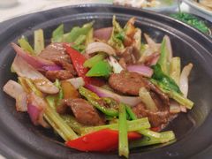 啫冲菜香芹牛肉-你鲟欢·香茅柠檬鱼(金沙店)