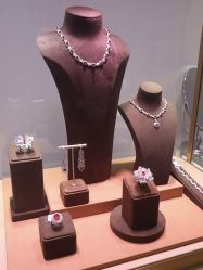 -恒阳珠宝·高级定制镶嵌·天然彩宝·天然钻石(南京西路店)