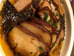 梅菜扣肉-胡桃里音乐酒馆(万科城市广场店)