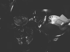 -Whisper Bar 