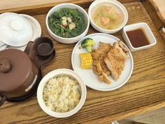 -雪梅月子中心(华侨城店)