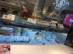 面包甜点陈列柜-喜茶(佛山岭南站店)