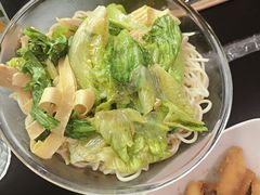 -满格嗦新疆椒麻鸡火锅.炒米粉(川大江安校区店)