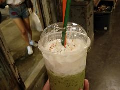 -席娜卡琳火车铁道夜市