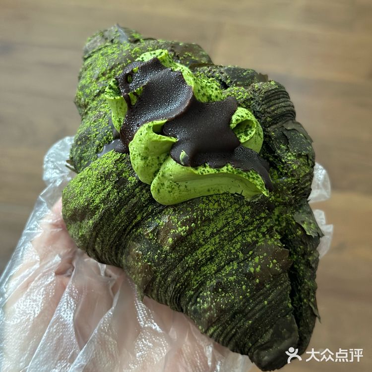 趁热集合测评 | 开心果爆浆可颂沙拉芝士贝果测评