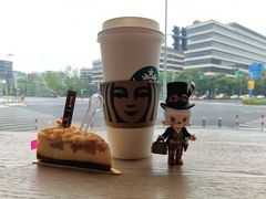 -星巴克臻选(上海虹桥新天地三店)