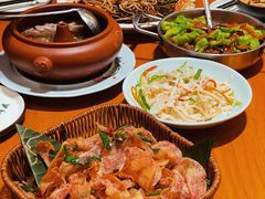 -老滇山寨•云南特色菜•地方菜•民族风情歌舞表演(金碧店)