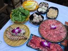 -鲜入围煮花胶鸡海鲜火锅