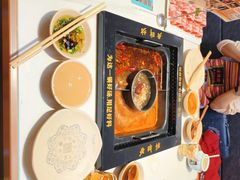 -老牌坊云南鱼豆花火锅(哈西万达店)